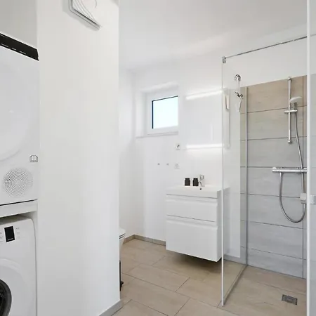 Nice In Lembruch-dmmer See With 2 Bedrooms, Wifi And Indoor Swimming Pool Lägenhet Lembruch